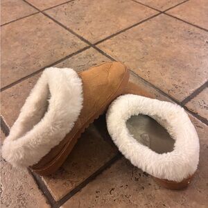 Cozy Faux Fur Lined Slippers in Chestnut